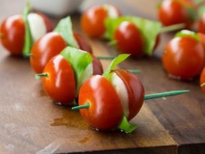 Banderillas caprese